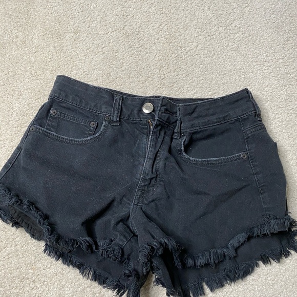 AE Shorts - Picture 2 of 3